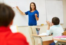 Volta às aulas: precauções que os professores devem ter com a voz