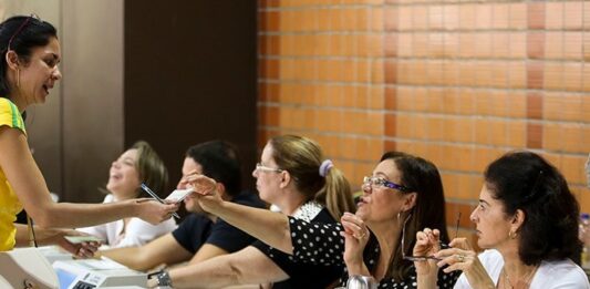 Justiça Eleitoral começa a convocar mesários para eleições de outubro