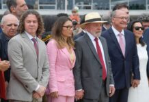 Ao lado de Lula, em ato para lembrar o 8/1, Veneziano conclama brasileiros a serem “vigilantes permanentes da democracia”