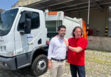 Veneziano beneficia Uiraúna, Riacho dos Cavalos e Riachão com caminhão compactador e retroescavadeiras, em parceria com a Codevasf