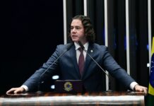 Na tribuna, Veneziano agradece ações e detalha investimentos do governo Lula na Paraíba, através do PAC Educação