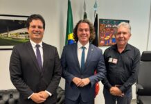 Em Brasília, secretário de Planejamento se reúne com o senador Veneziano e consegue apoio para projeto de novas casas populares para Campina Grande