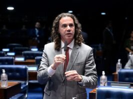 No Senado, Veneziano enaltece atuação dos servidores públicos nas esferas municipal, estadual e federal