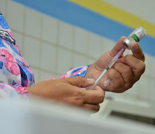 Campina Grande passa a ofertar vacina Pneumo 20 para pessoas a partir de 85 anos