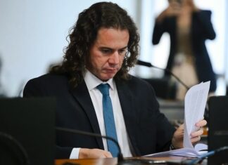 Veneziano já está em Brasília para votar e articular a aprovação do fim da escala 6×1, sem redução salarial