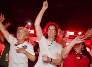 Prefeita acolhe Veneziano em Uiraúna e faz discurso emocionante: “Acalente seu coração que o que Deus lhe prometeu já está projetado”