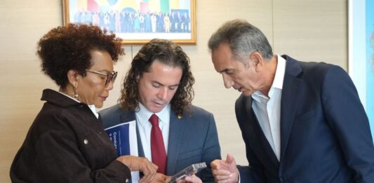 Veneziano trata com ministro de liberações para municípios atingidos pelas chuvas na Paraíba e início das obras do 3º Eixo da Transposição