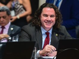 “Tax Free” aprovado na Reforma Tributária foi proposto por Veneziano quando deputado e incentivará turistas internacionais a comprarem no Brasil