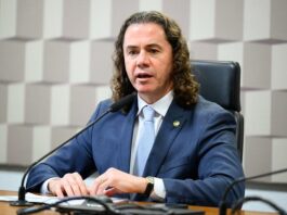 Veneziano assina requerimento de criação de CPI para investigar o escândalo financeiro do Banco Master
