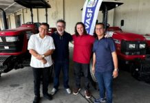Veneziano entrega maquinário agrícola ao prefeito Antônio Ferreira, de Mogeiro, e reafirma compromissos com sua gestão