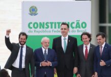 Veneziano participa de ato alusivo a 1 ano dos atos golpistas do 8/1: “Dia de comemorar a valorização democracia”