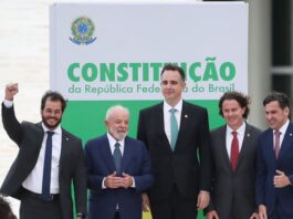 Veneziano participa de ato alusivo a 1 ano dos atos golpistas do 8/1: “Dia de comemorar a valorização democracia”