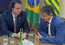 Ministro Wellington Dias se compromete com Veneziano a recompor os valores pagos aos produtores de leite de cabra da Paraíba
