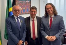 Ao lado de Cícero, Veneziano recebe o apoio à sua reeleição do presidente da Câmara de João Pessoa, Dinho Dowsley