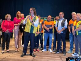 Veneziano recebe comenda ‘Parlamentar amigo do ACS e ACE’ por sua contribuição e presidente da CONACS destaca: “Sempre nos apoiou”