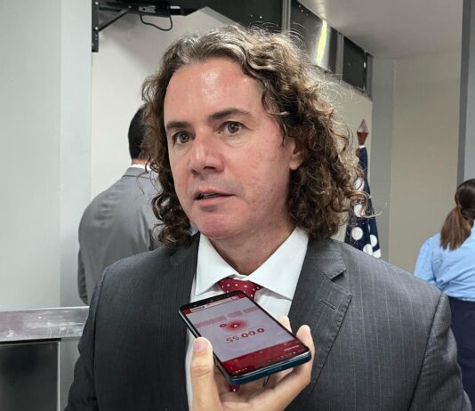 Veneziano defende fim da escala 6×1 e pede que Senado mantenha texto aprovado pela Câmara