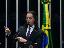 Na tribuna, Veneziano registra 30 anos da partida do ex-governador e ex-senador Antônio Mariz: “legado permanece vivo”