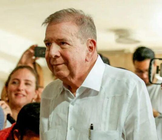 Opositor Edmundo González deixa a Venezuela e recebe asilo na Espanha