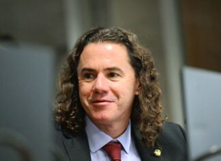Veneziano Vital é reeleito senador pela Paraíba e seguirá no Congresso até 2035