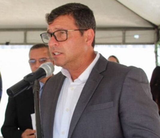 Ex-prefeito de Cabedelo, Vitor Hugo deixa presidência do Avante na Paraíba