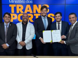 Em Brasília, vereadores participam de solenidade de cessão da linha férrea para implantação do VLT em Campina Grande