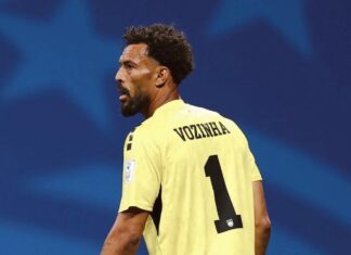 Goleiro Vozinha brilha contra a Espanha e vira destaque na Copa