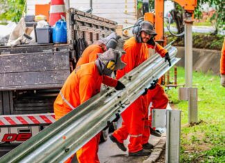 Segurança viária: Prefeitura de Campina Grande instala defensas metálicas no Canal do Prado