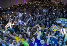 Vitor reúne multidão e palanque de peso em grande encontro que consolida candidatura