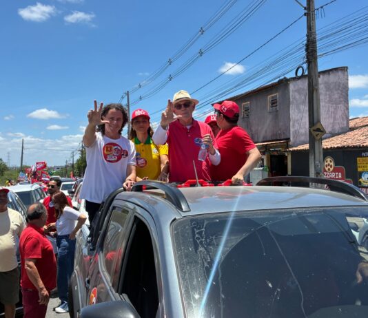 Veneziano e Ricardo Coutinho comandam carreata de Lula pelas ruas de Campina Grande