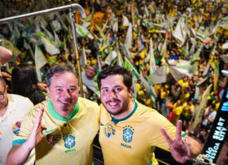 Ao lado de Efraim Filho, Vitor Ribeiro participa de ato político em alusão ao Dia da Independência em João Pessoa