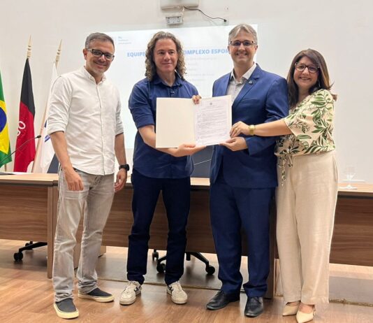 Veneziano participa da assinatura da Ordem de Serviço da maior obra da história da UFCG, articulada por ele junto ao governo Lula