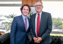 Ministro da Saúde Alexandre Padilha anuncia a Veneziano a destinação de mais 14 ambulâncias do SAMU para a Paraíba