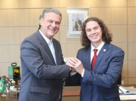 Em audiência com o Ministro da Agricultura e Pecuária, Veneziano encaminha solicitações de investimentos em cidades da Paraíba