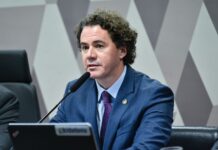 Veneziano Vital do Rêgo confirma candidatura à reeleição ao senado em 2026