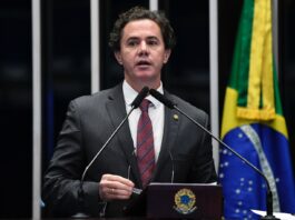 Senador Veneziano é eleito pela 8ª vez pelo Diap um dos 100 “Cabeças” do Congresso Nacional