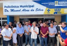 Veneziano entrega sete ambulâncias em Pedras de Fogo e prefeito agradece: “não poderíamos manter a saúde se não fosse o Senador”