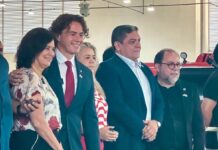 Ao lado de Veneziano, Ministra da Saúde entrega ambulâncias e equipamentos a prefeituras paraibanas, fruto de emendas parlamentares