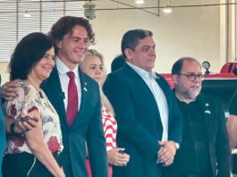 Ao lado de Veneziano, Ministra da Saúde entrega ambulâncias e equipamentos a prefeituras paraibanas, fruto de emendas parlamentares