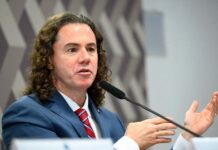 Projeto de Veneziano abona faltas para pais e mães que acompanhem seus filhos com doenças graves ou hospitalizados