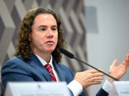 Projeto de Veneziano abona faltas para pais e mães que acompanhem seus filhos com doenças graves ou hospitalizados