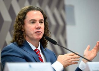 Projeto de Veneziano abona faltas para pais e mães que acompanhem seus filhos com doenças graves ou hospitalizados