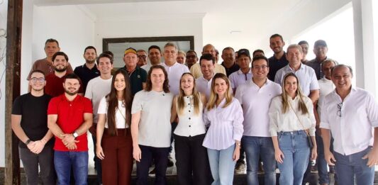 13 prefeitos do Vale do Piancó se reúnem e convidam Veneziano para reafirmar apoio à sua reeleição